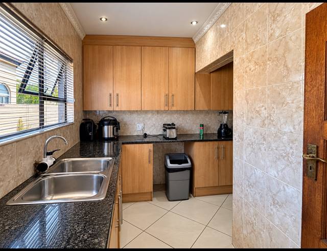 4 BEDROOM HOUSE FOR SALE IN VANDERBIJLPARK SE 7
